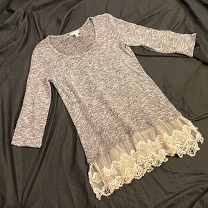 S Y2K Charming Charlie grey lightweight sweater top with 3/4 sleeves & lace trim